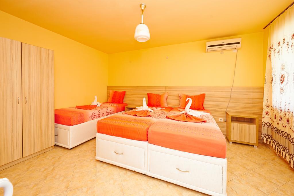 Viva Beach Hotel Pomorie Pokoj fotografie